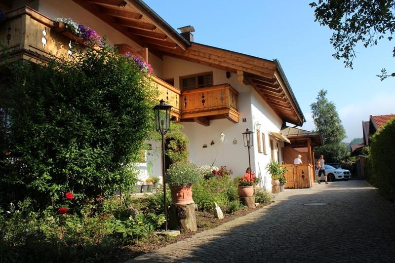 Appartementhaus Schirsner - Direkt Am See & Am Kurpark Шлирзе Экстерьер фото